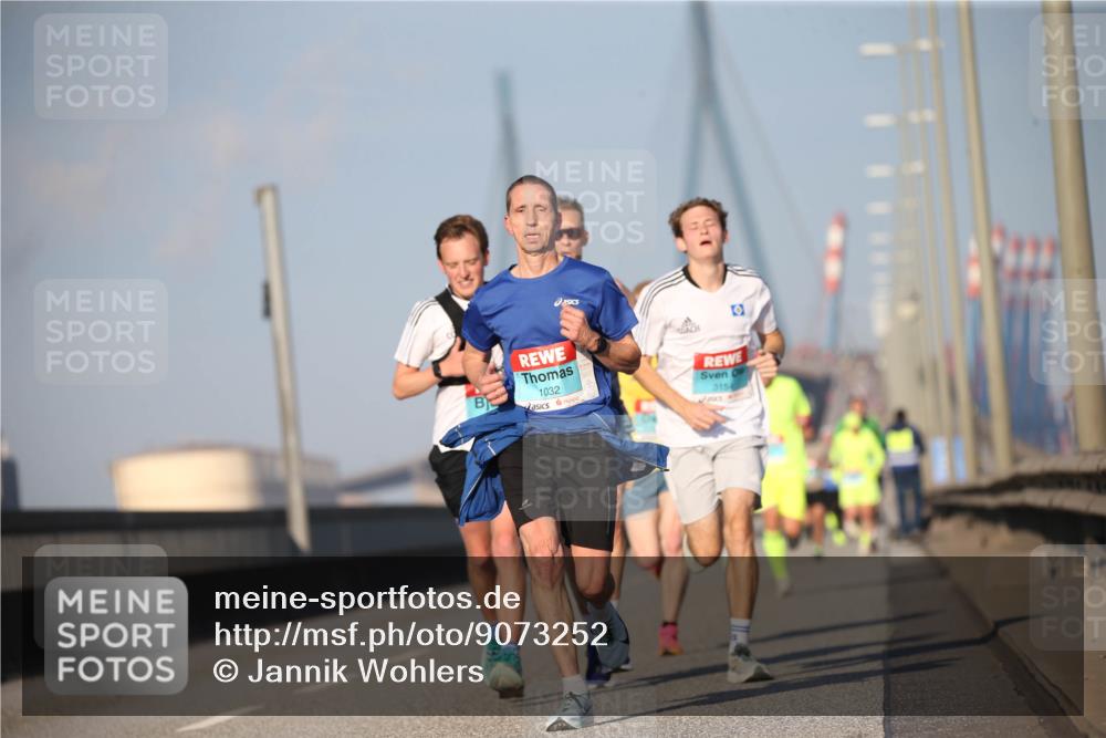 03.10.2025 - Köhlbrandbrückenlauf Jannik Wohlers http://msf.ph/oto/9073252 03.10.2025 09:39:17 Position 3 1032, 3154 meine-sportfotos.de