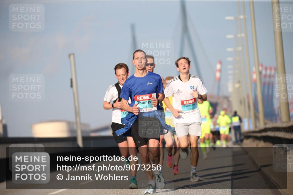 03.10.2025 - Köhlbrandbrückenlauf Jannik Wohlers http://msf.ph/oto/9073256 03.10.2025 09:39:17 Position 3 1032, 3154 meine-sportfotos.de