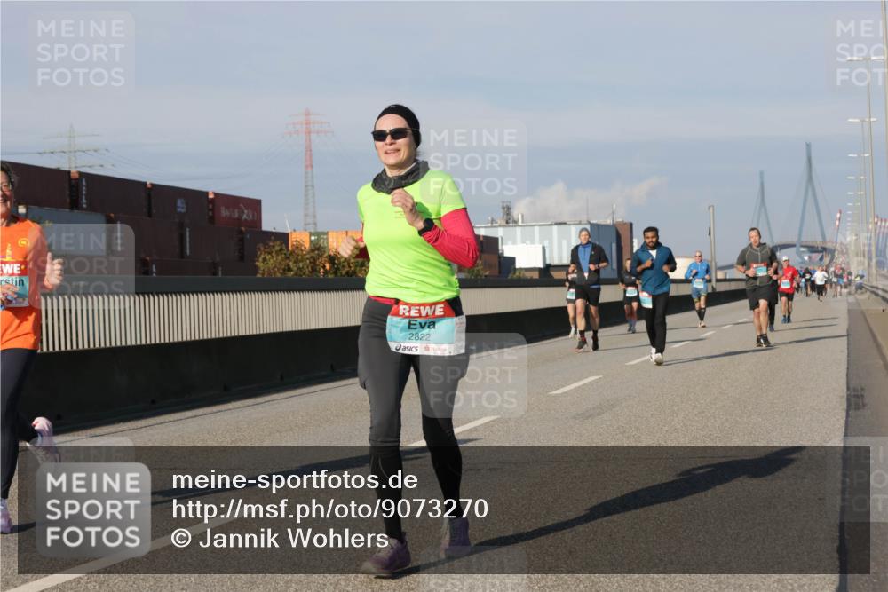 03.10.2025 - Köhlbrandbrückenlauf Jannik Wohlers http://msf.ph/oto/9073270 03.10.2025 09:50:27 Position 3 2822 meine-sportfotos.de
