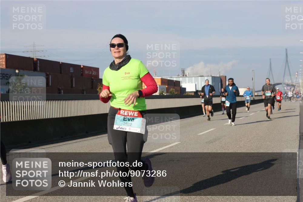 03.10.2025 - Köhlbrandbrückenlauf Jannik Wohlers http://msf.ph/oto/9073286 03.10.2025 09:50:27 Position 3 0410, 2822 meine-sportfotos.de