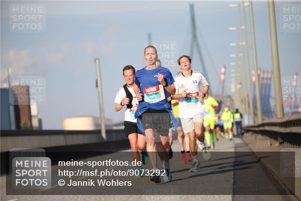 03.10.2025 - Köhlbrandbrückenlauf Jannik Wohlers http://msf.ph/oto/9073292 03.10.2025 09:39:17 Position 3 1032 meine-sportfotos.de