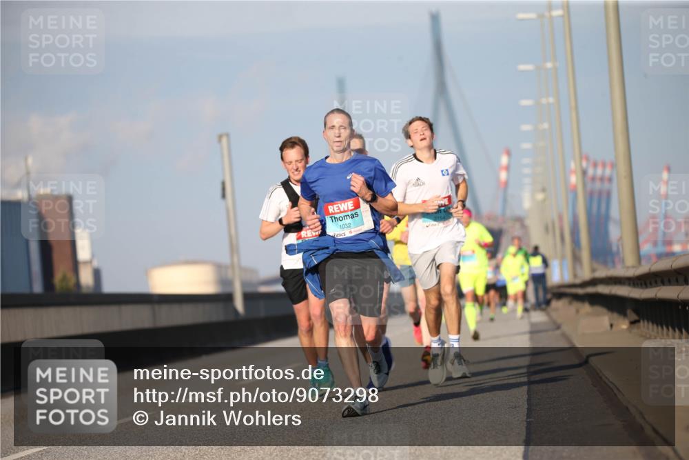 03.10.2025 - Köhlbrandbrückenlauf Jannik Wohlers http://msf.ph/oto/9073298 03.10.2025 09:39:17 Position 3 1032 meine-sportfotos.de