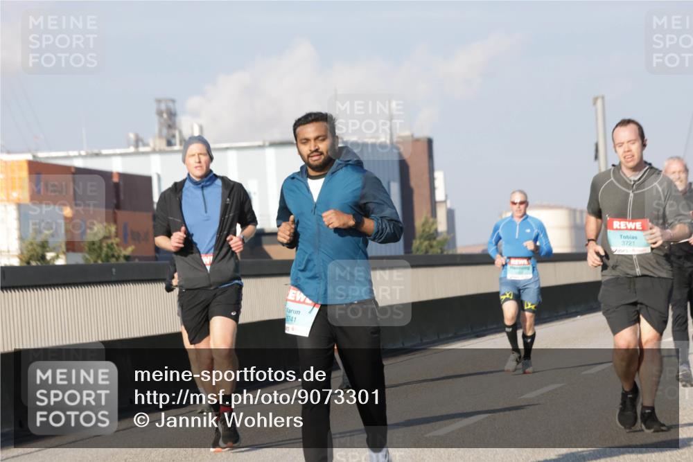 03.10.2025 - Köhlbrandbrückenlauf Jannik Wohlers http://msf.ph/oto/9073301 03.10.2025 09:50:28 Position 3 3741, 3721 meine-sportfotos.de