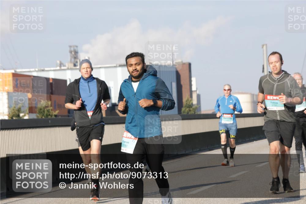 03.10.2025 - Köhlbrandbrückenlauf Jannik Wohlers http://msf.ph/oto/9073313 03.10.2025 09:50:28 Position 3 3741, 3721 meine-sportfotos.de