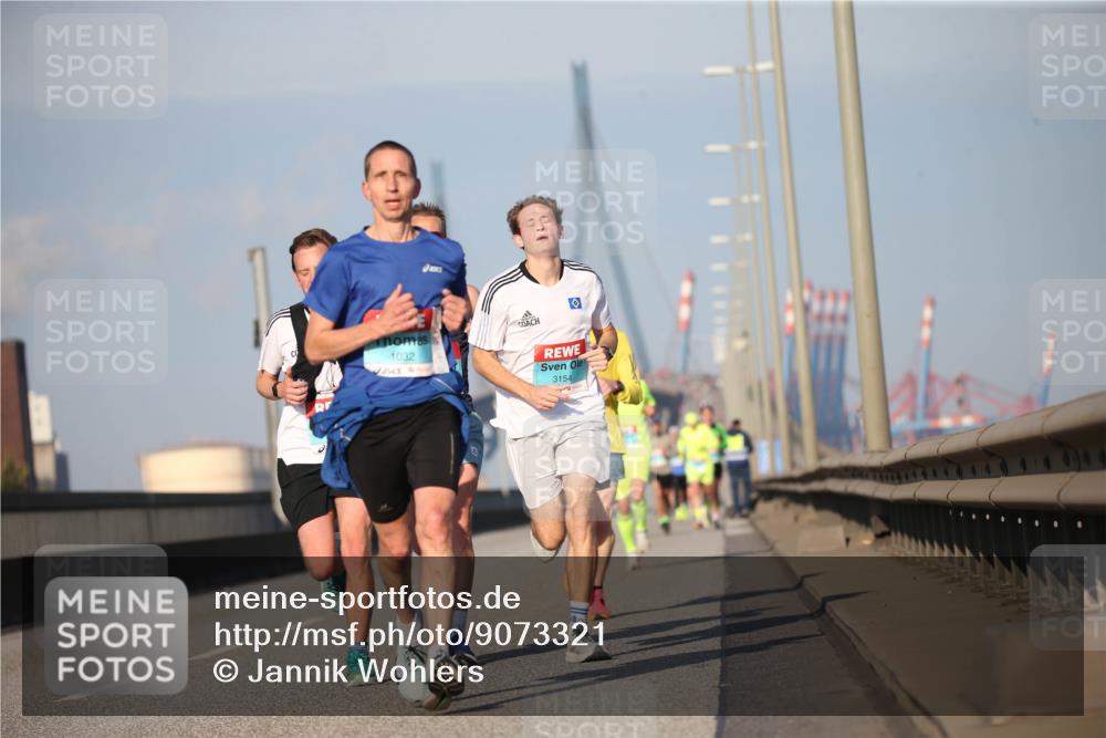 03.10.2025 - Köhlbrandbrückenlauf Jannik Wohlers http://msf.ph/oto/9073321 03.10.2025 09:39:18 Position 3 1032, 3154 meine-sportfotos.de