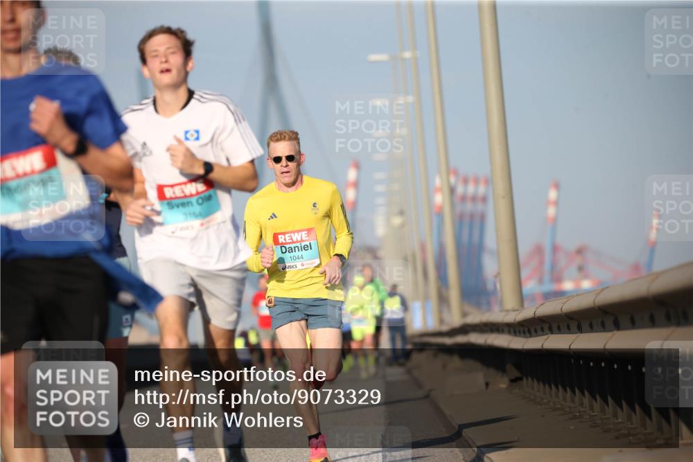 03.10.2025 - Köhlbrandbrückenlauf Jannik Wohlers http://msf.ph/oto/9073329 03.10.2025 09:39:19 Position 3 1044 meine-sportfotos.de
