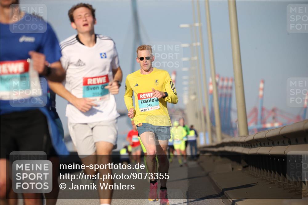 03.10.2025 - Köhlbrandbrückenlauf Jannik Wohlers http://msf.ph/oto/9073355 03.10.2025 09:39:20 Position 3 1044 meine-sportfotos.de