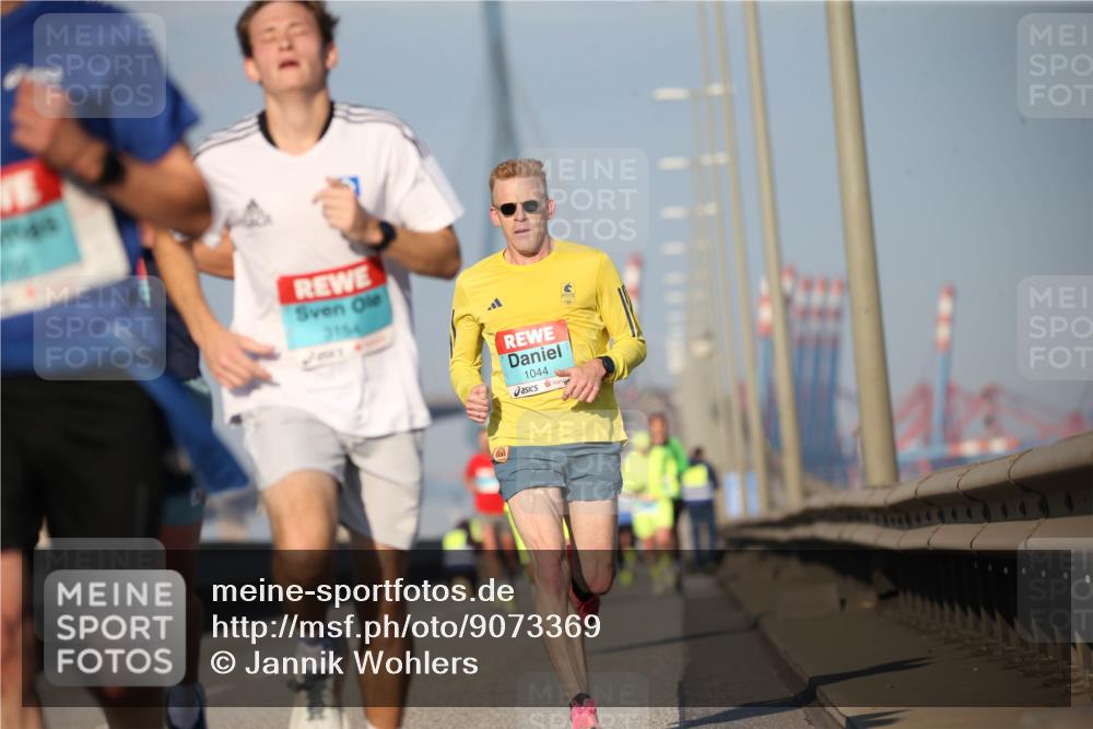 03.10.2025 - Köhlbrandbrückenlauf Jannik Wohlers http://msf.ph/oto/9073369 03.10.2025 09:39:20 Position 3 3154, 1044 meine-sportfotos.de
