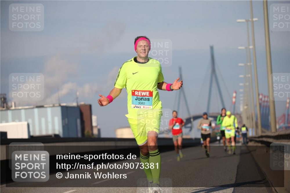 03.10.2025 - Köhlbrandbrückenlauf Jannik Wohlers http://msf.ph/oto/9073381 03.10.2025 09:39:27 Position 3 3082 meine-sportfotos.de