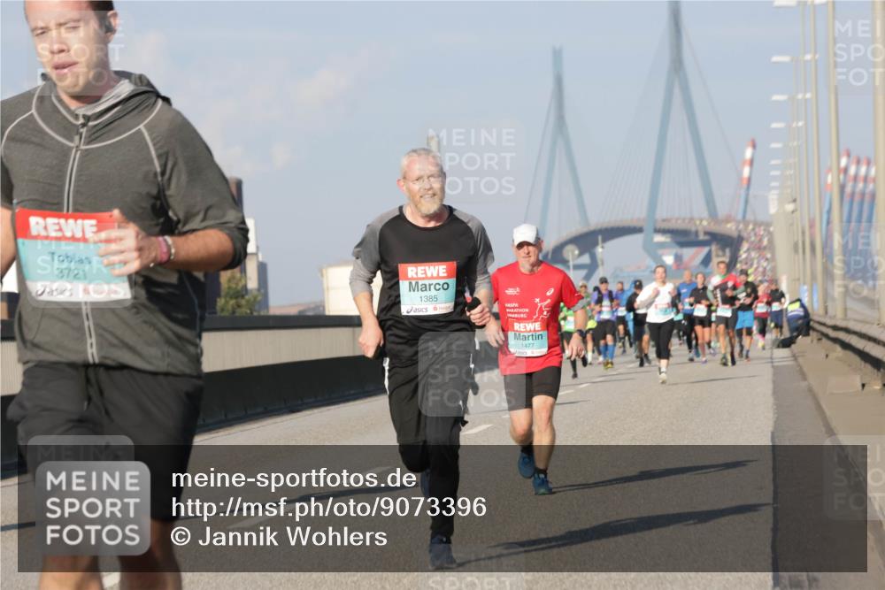03.10.2025 - Köhlbrandbrückenlauf Jannik Wohlers http://msf.ph/oto/9073396 03.10.2025 09:50:32 Position 3 3721, 1385, 1477 meine-sportfotos.de