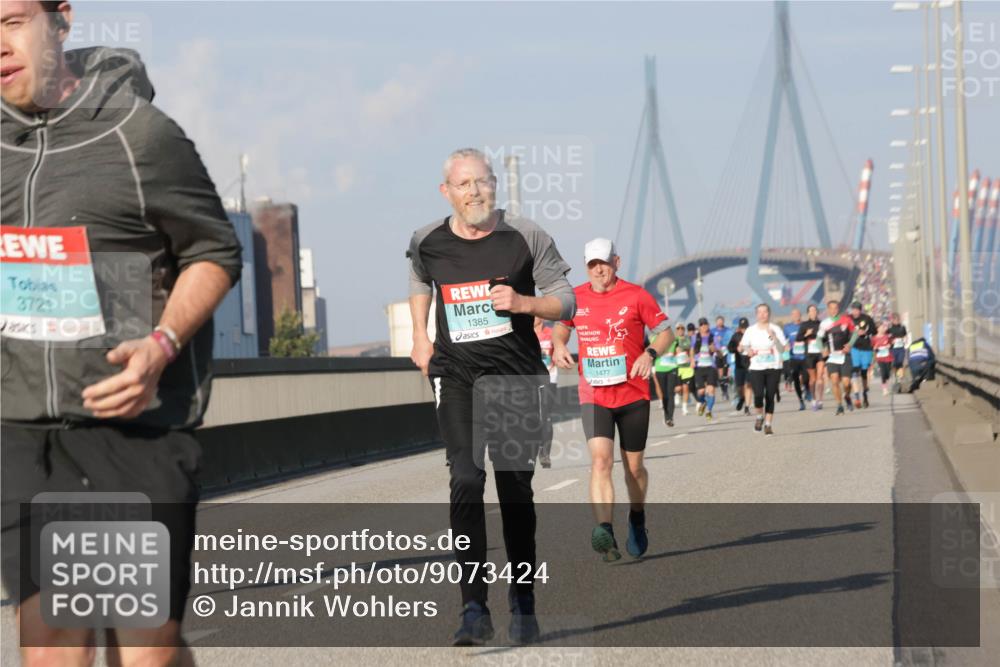 03.10.2025 - Köhlbrandbrückenlauf Jannik Wohlers http://msf.ph/oto/9073424 03.10.2025 09:50:32 Position 3 3721, 1385, 1477 meine-sportfotos.de