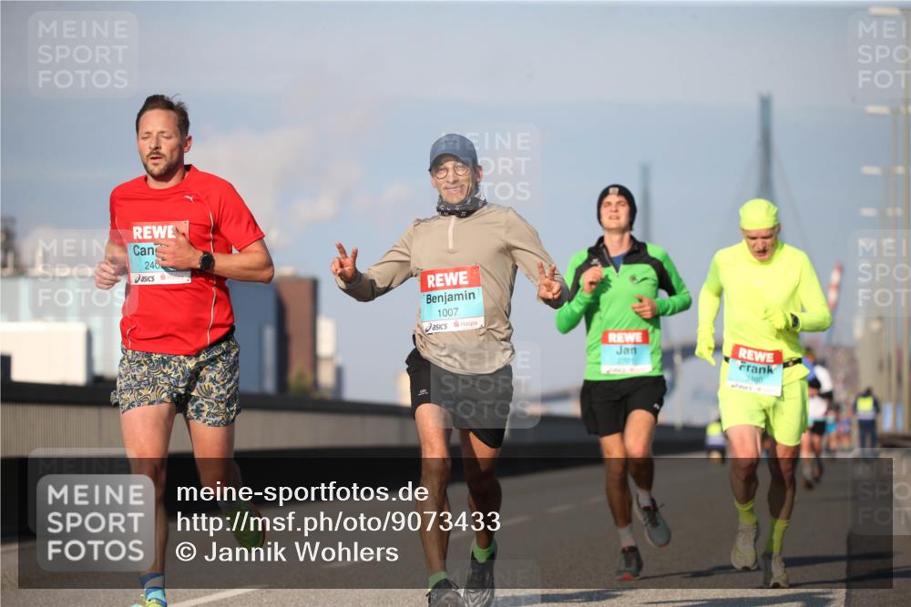 03.10.2025 - Köhlbrandbrückenlauf Jannik Wohlers http://msf.ph/oto/9073433 03.10.2025 09:39:34 Position 3 240, 1007, 2701, 3460 meine-sportfotos.de