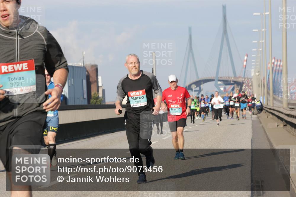03.10.2025 - Köhlbrandbrückenlauf Jannik Wohlers http://msf.ph/oto/9073456 03.10.2025 09:50:32 Position 3 3721, 1385, 1477 meine-sportfotos.de