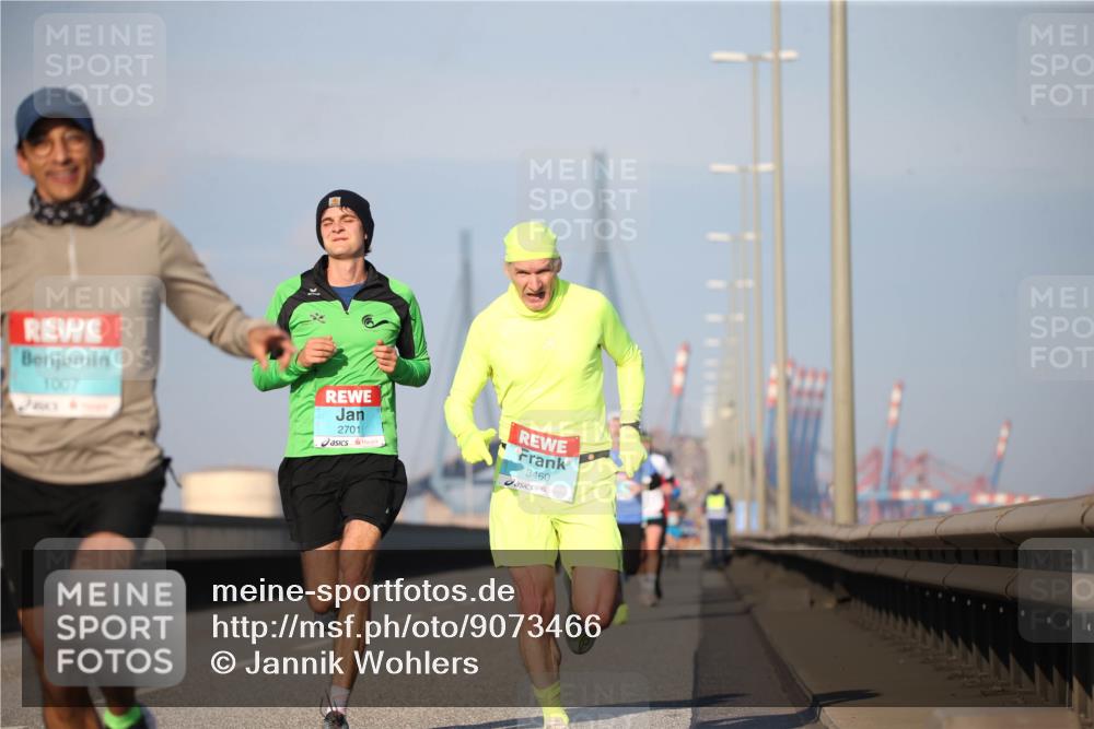 03.10.2025 - Köhlbrandbrückenlauf Jannik Wohlers http://msf.ph/oto/9073466 03.10.2025 09:39:35 Position 3 1007, 2701, 3460 meine-sportfotos.de