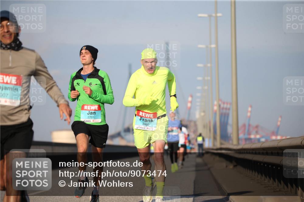 03.10.2025 - Köhlbrandbrückenlauf Jannik Wohlers http://msf.ph/oto/9073474 03.10.2025 09:39:35 Position 3 007, 2701, 3460 meine-sportfotos.de