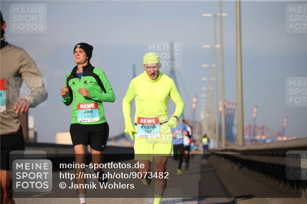 03.10.2025 - Köhlbrandbrückenlauf Jannik Wohlers http://msf.ph/oto/9073482 03.10.2025 09:39:35 Position 3 2701, 3460 meine-sportfotos.de