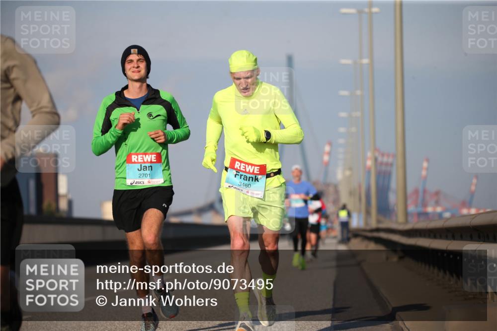 03.10.2025 - Köhlbrandbrückenlauf Jannik Wohlers http://msf.ph/oto/9073495 03.10.2025 09:39:36 Position 3 2701, 3460 meine-sportfotos.de
