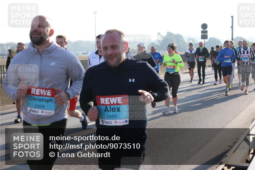 03.10.2025 - Köhlbrandbrückenlauf Lena Gebhardt http://msf.ph/oto/9073510 03.10.2025 09:25:01 Position 1 2424, 2460 meine-sportfotos.de