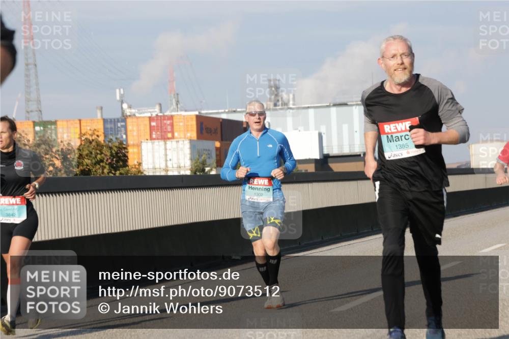 03.10.2025 - Köhlbrandbrückenlauf Jannik Wohlers http://msf.ph/oto/9073512 03.10.2025 09:50:34 Position 3 3842, 1302, 1385 meine-sportfotos.de