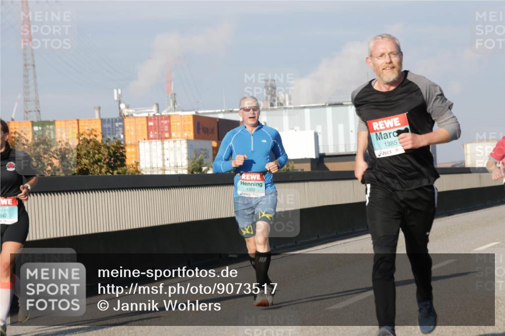 03.10.2025 - Köhlbrandbrückenlauf Jannik Wohlers http://msf.ph/oto/9073517 03.10.2025 09:50:34 Position 3 842, 1302, 1385 meine-sportfotos.de