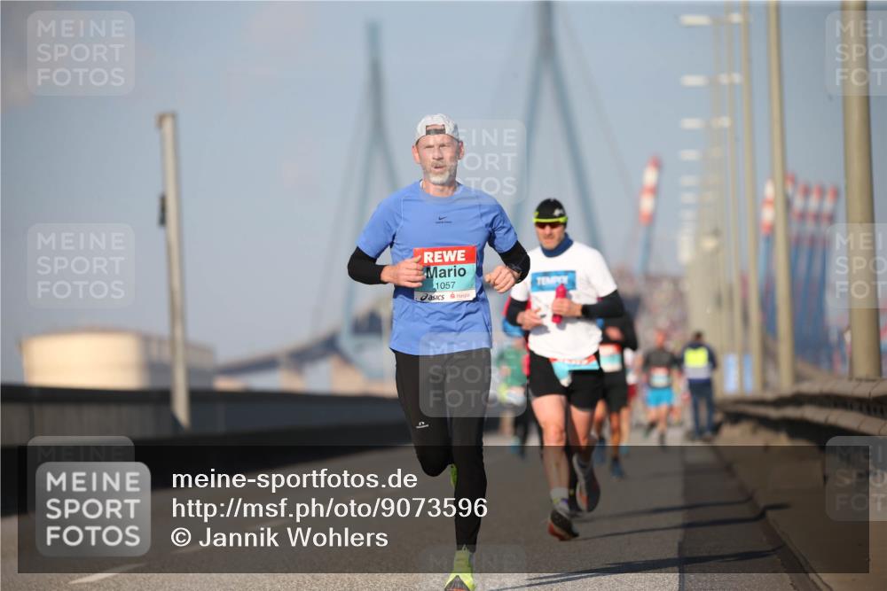 03.10.2025 - Köhlbrandbrückenlauf Jannik Wohlers http://msf.ph/oto/9073596 03.10.2025 09:39:40 Position 3 1057 meine-sportfotos.de