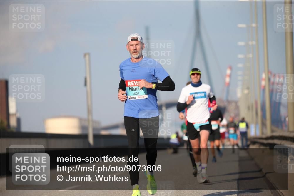 03.10.2025 - Köhlbrandbrückenlauf Jannik Wohlers http://msf.ph/oto/9073606 03.10.2025 09:39:41 Position 3 1057 meine-sportfotos.de