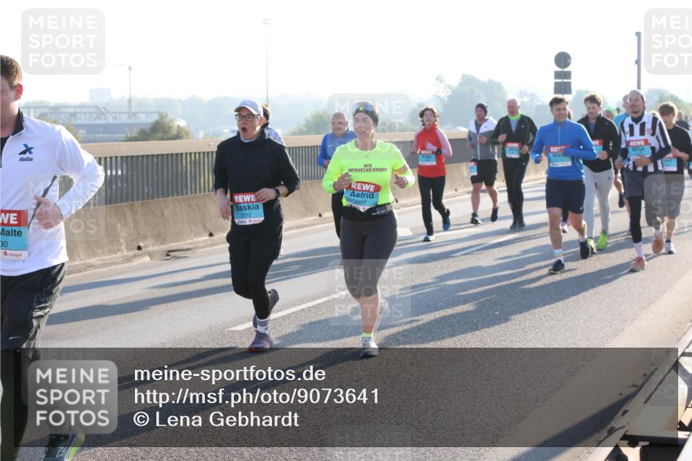 03.10.2025 - Köhlbrandbrückenlauf Lena Gebhardt http://msf.ph/oto/9073641 03.10.2025 09:25:02 Position 1 30, 2072, 2907 meine-sportfotos.de