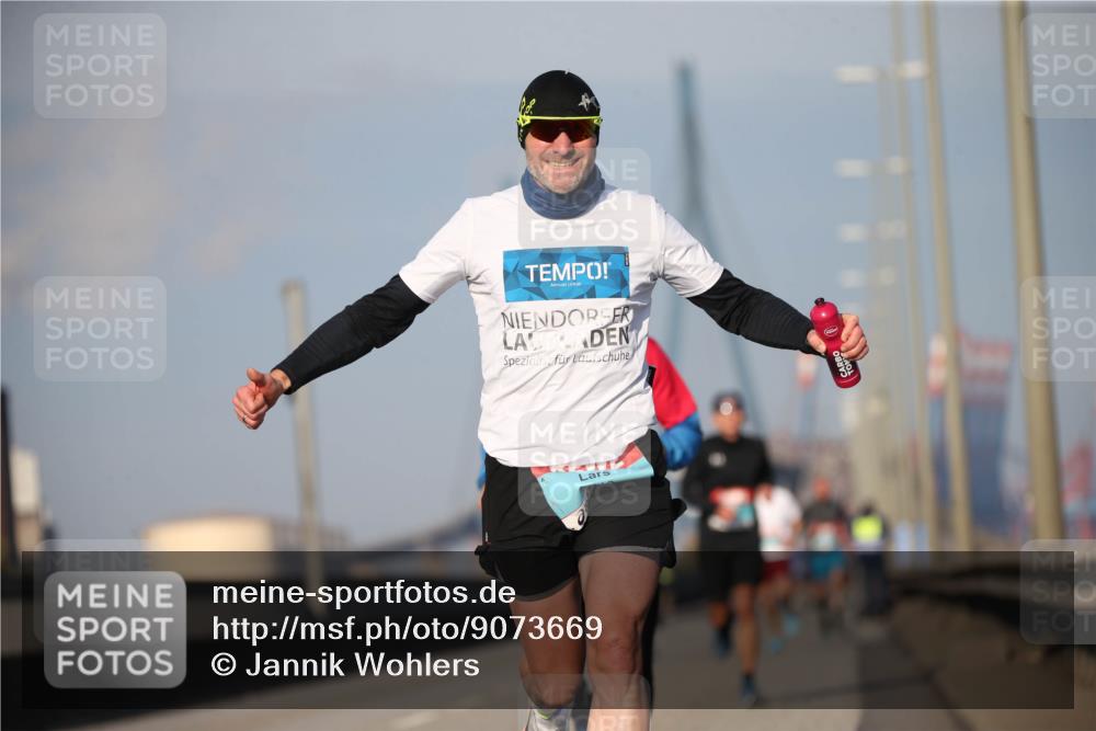 03.10.2025 - Köhlbrandbrückenlauf Jannik Wohlers http://msf.ph/oto/9073669 03.10.2025 09:39:44 Position 3  meine-sportfotos.de