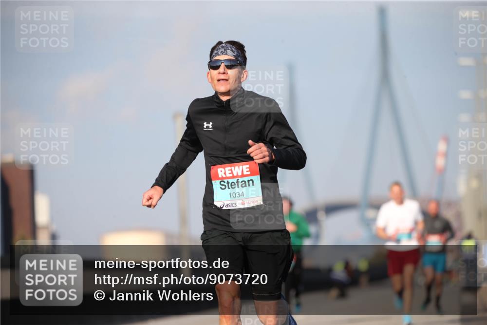 03.10.2025 - Köhlbrandbrückenlauf Jannik Wohlers http://msf.ph/oto/9073720 03.10.2025 09:39:50 Position 3 1034 meine-sportfotos.de
