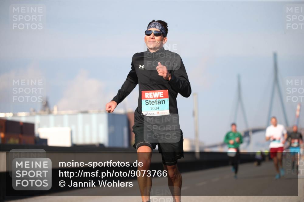 03.10.2025 - Köhlbrandbrückenlauf Jannik Wohlers http://msf.ph/oto/9073766 03.10.2025 09:39:51 Position 3 1034 meine-sportfotos.de