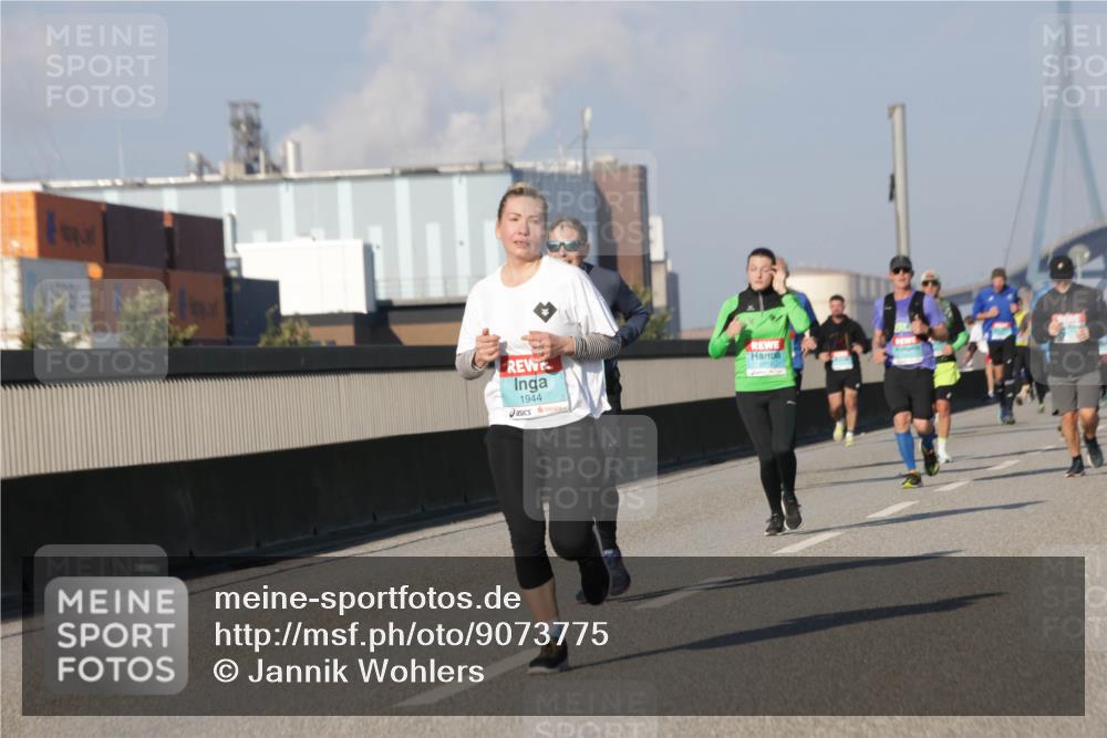 03.10.2025 - Köhlbrandbrückenlauf Jannik Wohlers http://msf.ph/oto/9073775 03.10.2025 09:50:45 Position 3 1944 meine-sportfotos.de