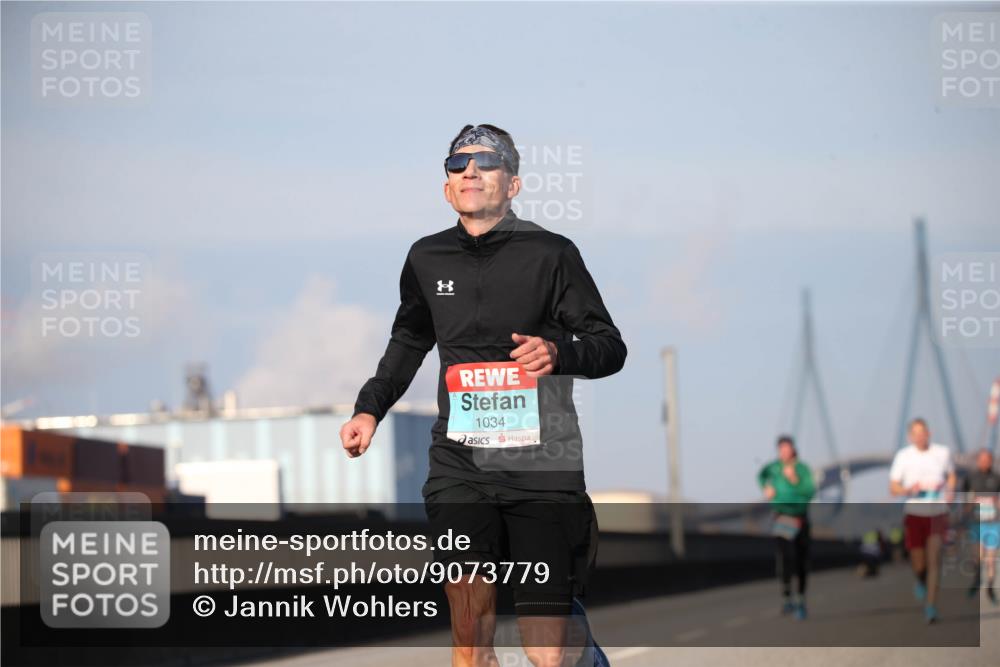 03.10.2025 - Köhlbrandbrückenlauf Jannik Wohlers http://msf.ph/oto/9073779 03.10.2025 09:39:51 Position 3 1034 meine-sportfotos.de