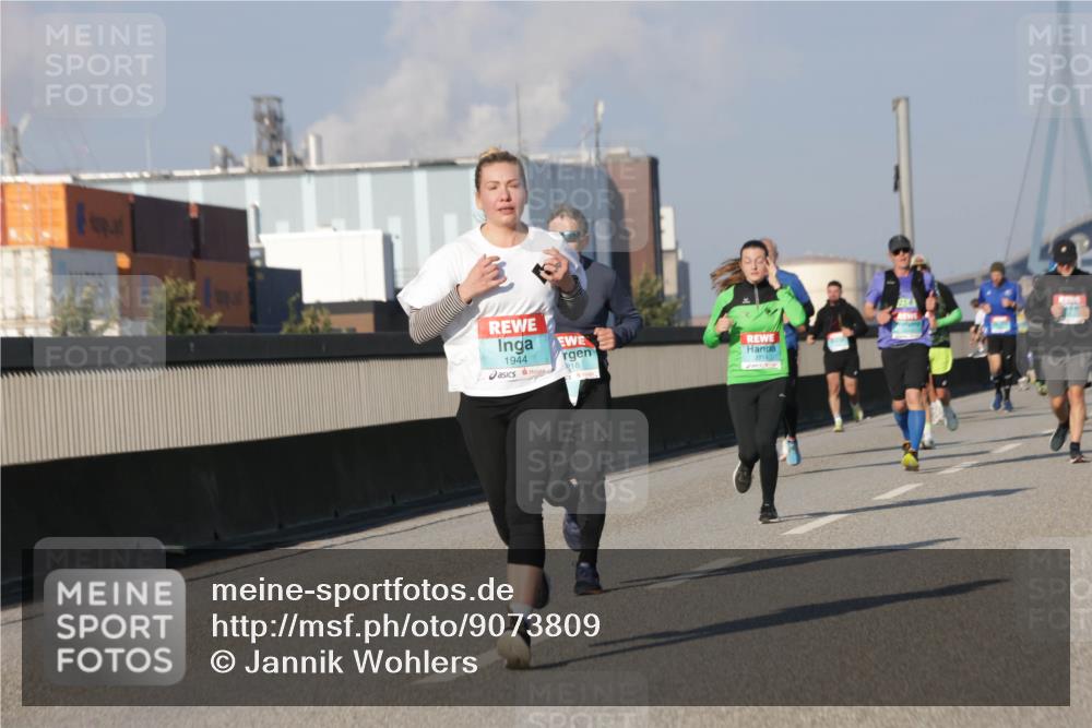 03.10.2025 - Köhlbrandbrückenlauf Jannik Wohlers http://msf.ph/oto/9073809 03.10.2025 09:50:45 Position 3 1944, 18, 2714 meine-sportfotos.de