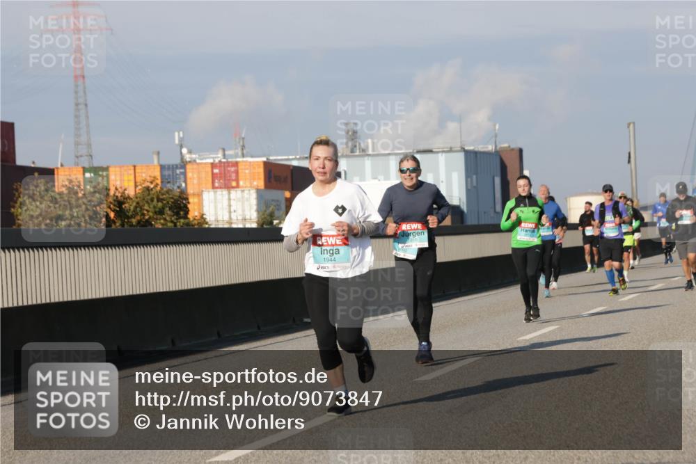 03.10.2025 - Köhlbrandbrückenlauf Jannik Wohlers http://msf.ph/oto/9073847 03.10.2025 09:50:46 Position 3 1944, 1218, 160 meine-sportfotos.de