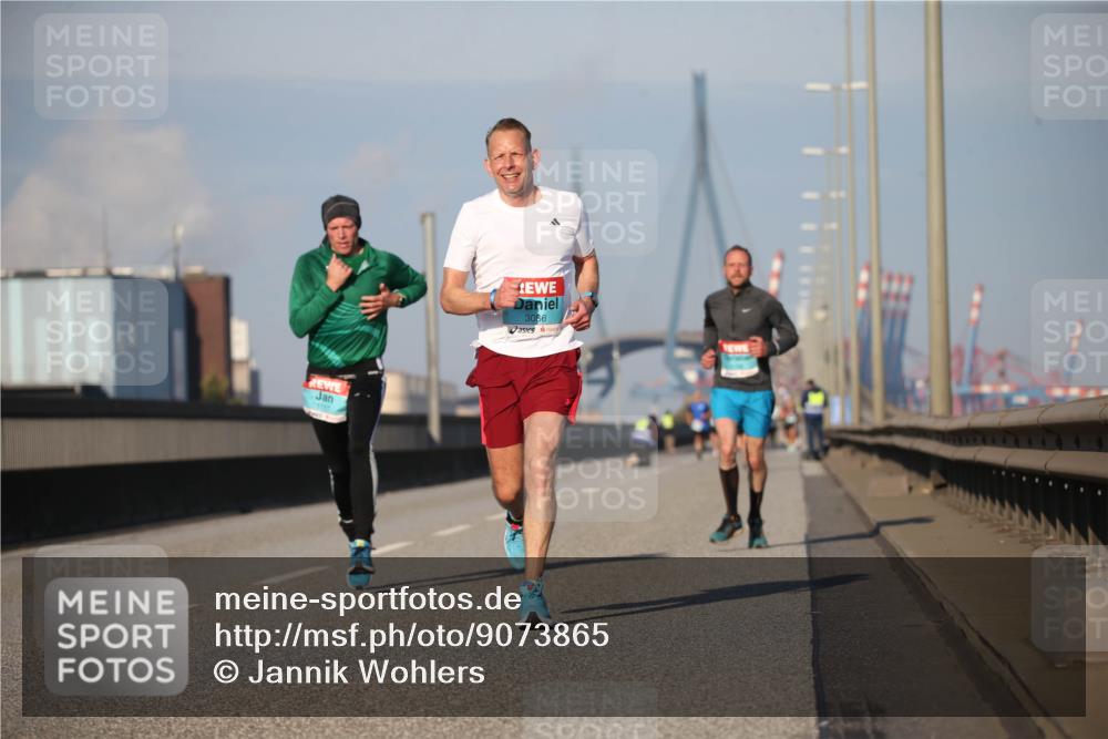 03.10.2025 - Köhlbrandbrückenlauf Jannik Wohlers http://msf.ph/oto/9073865 03.10.2025 09:39:57 Position 3 3086 meine-sportfotos.de