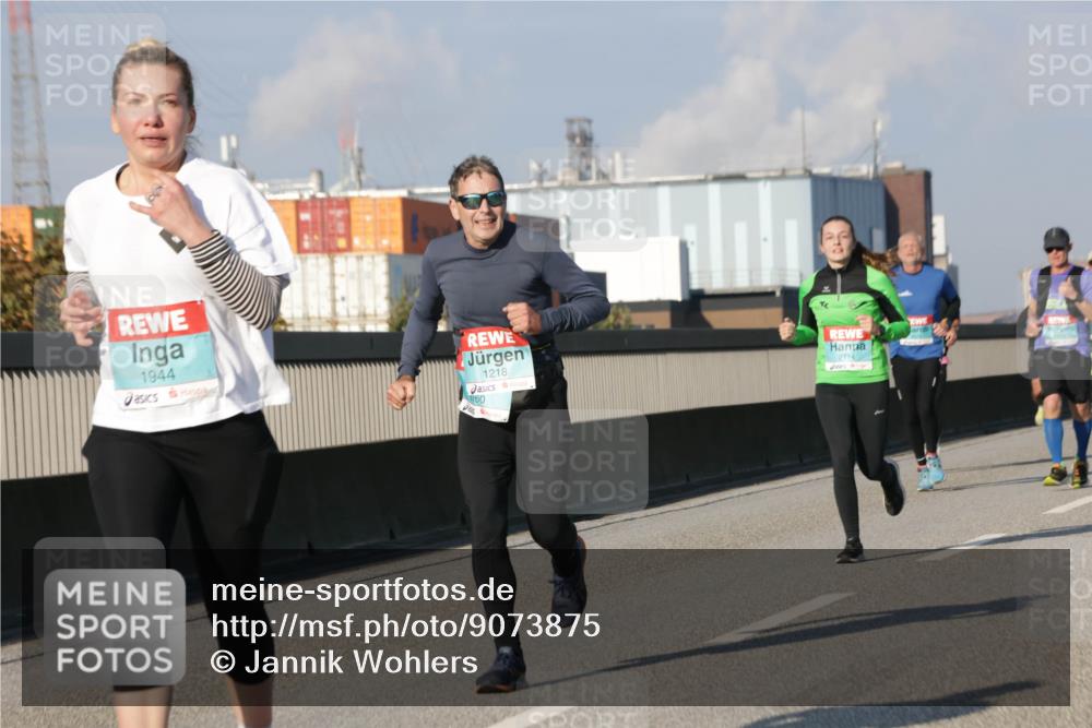 03.10.2025 - Köhlbrandbrückenlauf Jannik Wohlers http://msf.ph/oto/9073875 03.10.2025 09:50:47 Position 3 1944, 1218, 160, 2714 meine-sportfotos.de