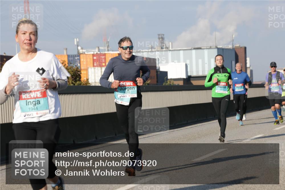 03.10.2025 - Köhlbrandbrückenlauf Jannik Wohlers http://msf.ph/oto/9073920 03.10.2025 09:50:48 Position 3 1944, 2714, 1218, 3160 meine-sportfotos.de