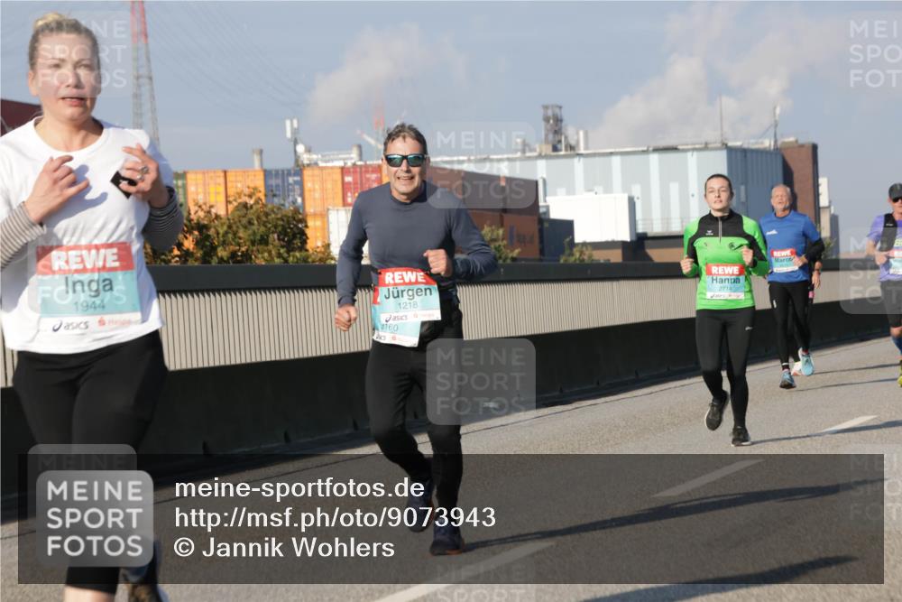 03.10.2025 - Köhlbrandbrückenlauf Jannik Wohlers http://msf.ph/oto/9073943 03.10.2025 09:50:48 Position 3 1944, 1218, 8160, 2714 meine-sportfotos.de