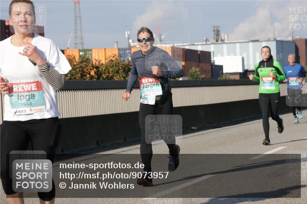 03.10.2025 - Köhlbrandbrückenlauf Jannik Wohlers http://msf.ph/oto/9073957 03.10.2025 09:50:48 Position 3 1944, 1218, 160, 2714 meine-sportfotos.de