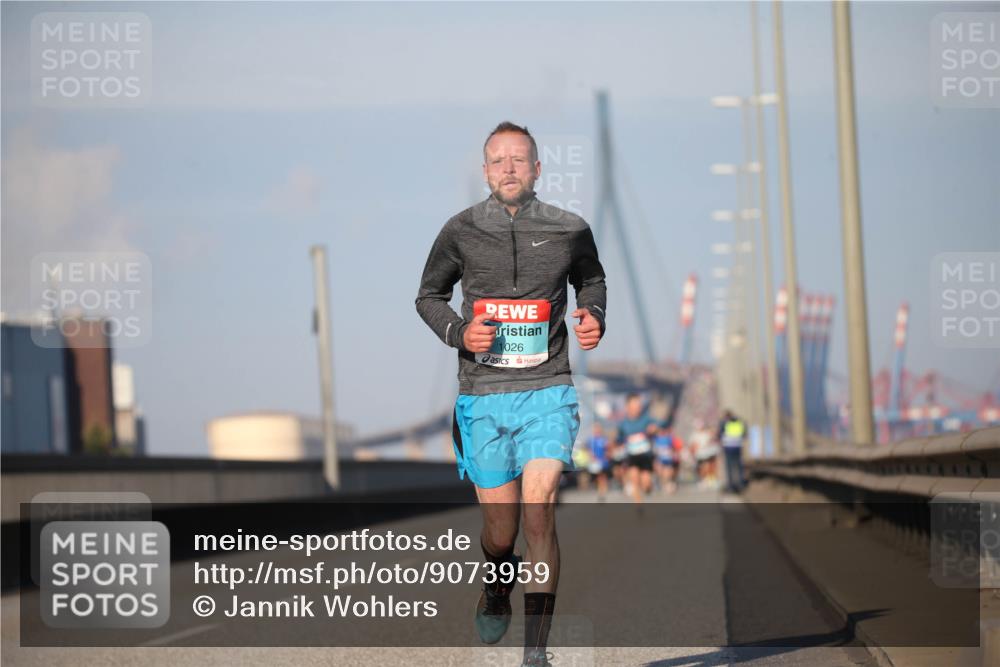03.10.2025 - Köhlbrandbrückenlauf Jannik Wohlers http://msf.ph/oto/9073959 03.10.2025 09:40:00 Position 3 1026 meine-sportfotos.de