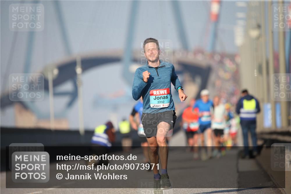 03.10.2025 - Köhlbrandbrückenlauf Jannik Wohlers http://msf.ph/oto/9073971 03.10.2025 09:40:06 Position 3 3350 meine-sportfotos.de