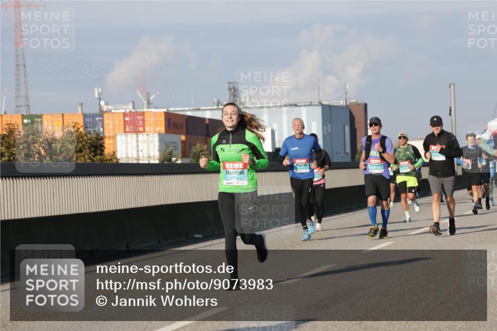 03.10.2025 - Köhlbrandbrückenlauf Jannik Wohlers http://msf.ph/oto/9073983 03.10.2025 09:50:49 Position 3 2714, 1415 meine-sportfotos.de