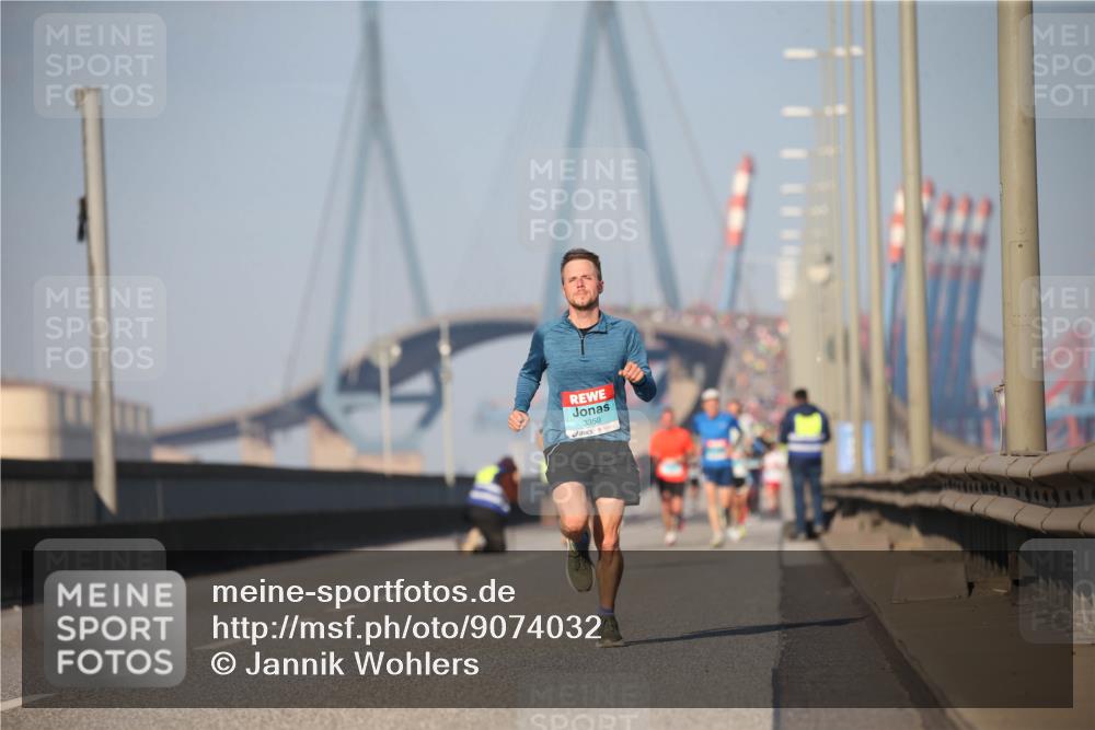 03.10.2025 - Köhlbrandbrückenlauf Jannik Wohlers http://msf.ph/oto/9074032 03.10.2025 09:40:08 Position 3 3350 meine-sportfotos.de