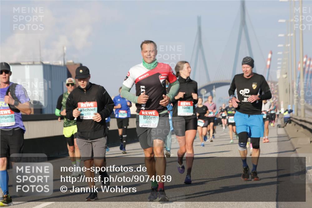 03.10.2025 - Köhlbrandbrückenlauf Jannik Wohlers http://msf.ph/oto/9074039 03.10.2025 09:50:52 Position 3 1415, 1403, 3053, 1152 meine-sportfotos.de