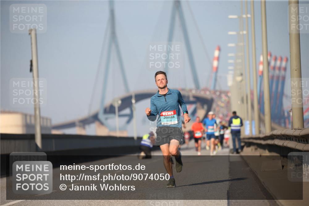 03.10.2025 - Köhlbrandbrückenlauf Jannik Wohlers http://msf.ph/oto/9074050 03.10.2025 09:40:08 Position 3 3350 meine-sportfotos.de