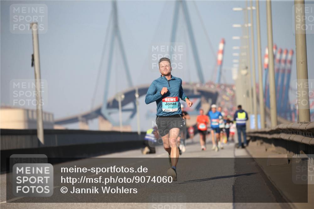 03.10.2025 - Köhlbrandbrückenlauf Jannik Wohlers http://msf.ph/oto/9074060 03.10.2025 09:40:08 Position 3 3350 meine-sportfotos.de