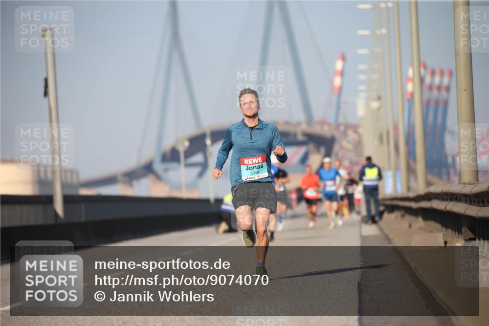 03.10.2025 - Köhlbrandbrückenlauf Jannik Wohlers http://msf.ph/oto/9074070 03.10.2025 09:40:08 Position 3 3350 meine-sportfotos.de