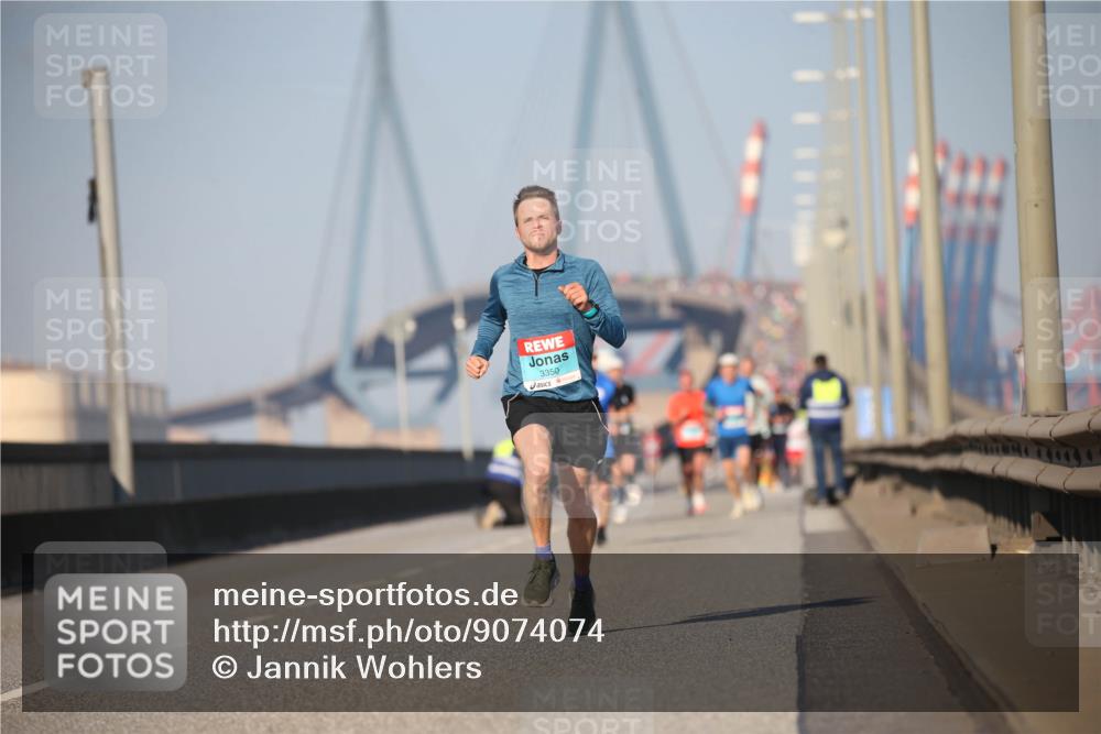 03.10.2025 - Köhlbrandbrückenlauf Jannik Wohlers http://msf.ph/oto/9074074 03.10.2025 09:40:08 Position 3 3350 meine-sportfotos.de