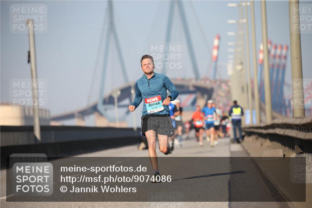 03.10.2025 - Köhlbrandbrückenlauf Jannik Wohlers http://msf.ph/oto/9074086 03.10.2025 09:40:09 Position 3 3350 meine-sportfotos.de