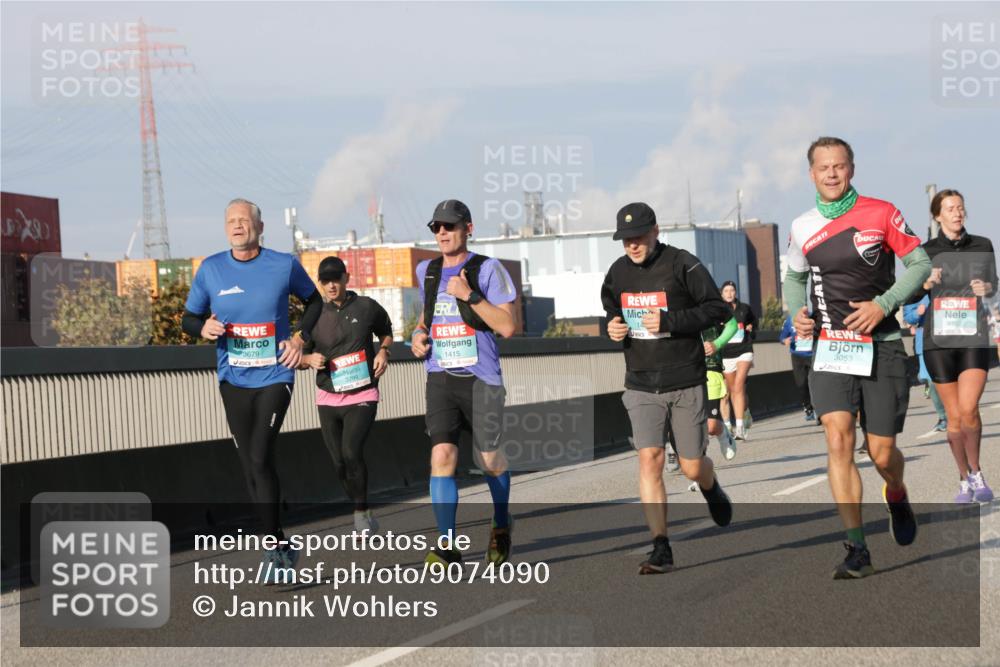 03.10.2025 - Köhlbrandbrückenlauf Jannik Wohlers http://msf.ph/oto/9074090 03.10.2025 09:50:53 Position 3 3679, 1415, 3053, 1152 meine-sportfotos.de
